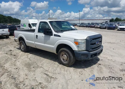 2015 Ford F-250 Xl z USA, uszkodzony, nr VIN 1FTBF2A67FEA88207